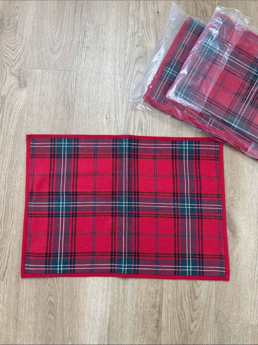 Williams Sonoma Set of 7 Red Tartan Placemats NIB